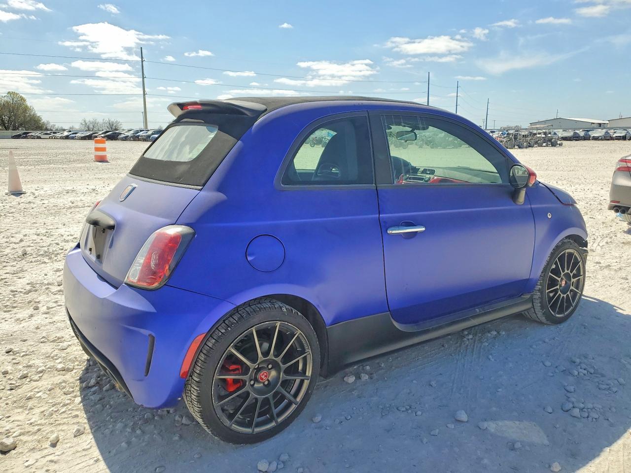 2015 Fiat 500 Abarth - Фото 3