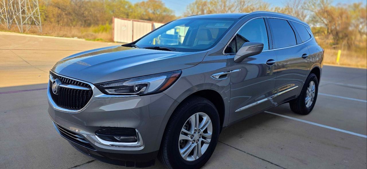 2018 Buick Enclave Essence - Image 2