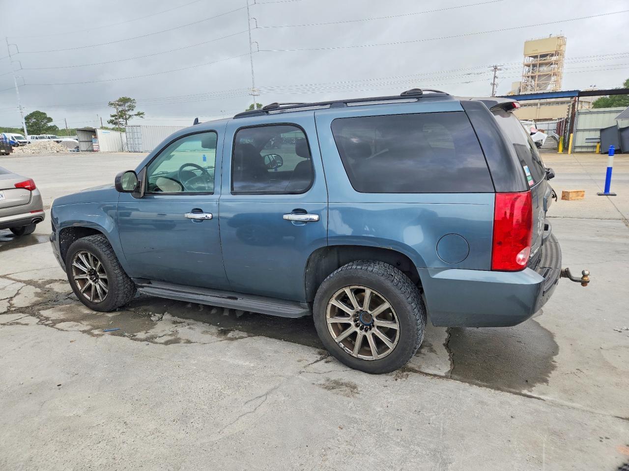 2010 GMC Yukon Slt - Image 2