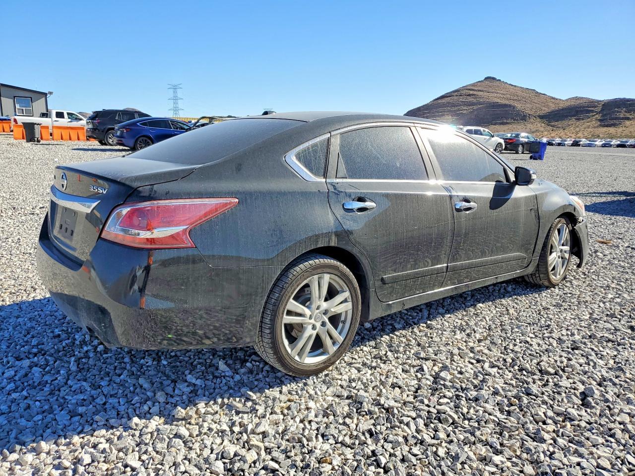 2013 Nissan Altima 3.5 S - Image 3