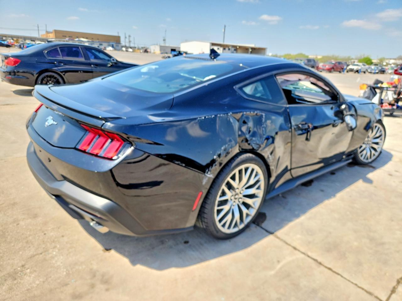 2025 Ford Mustang - Фото 3