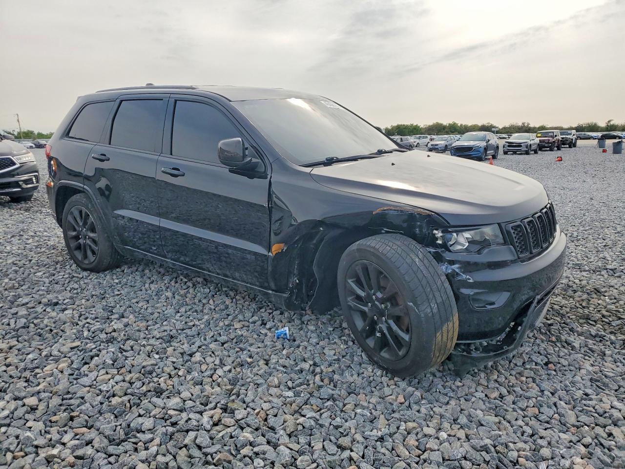 2018 Jeep Grand Cherokee Laredo - Image 4