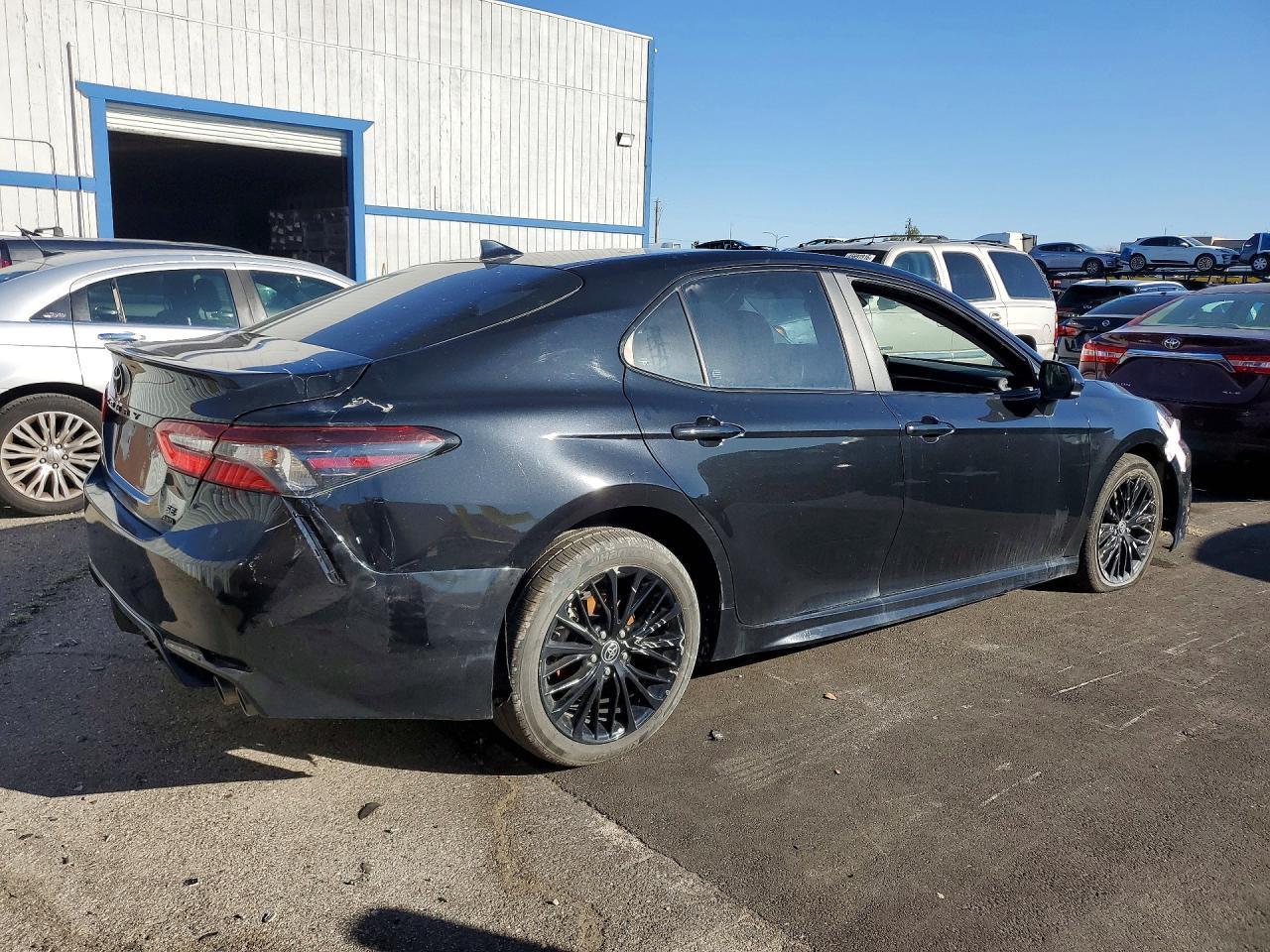 2021 Toyota Camry Se Nightshade - Фото 3