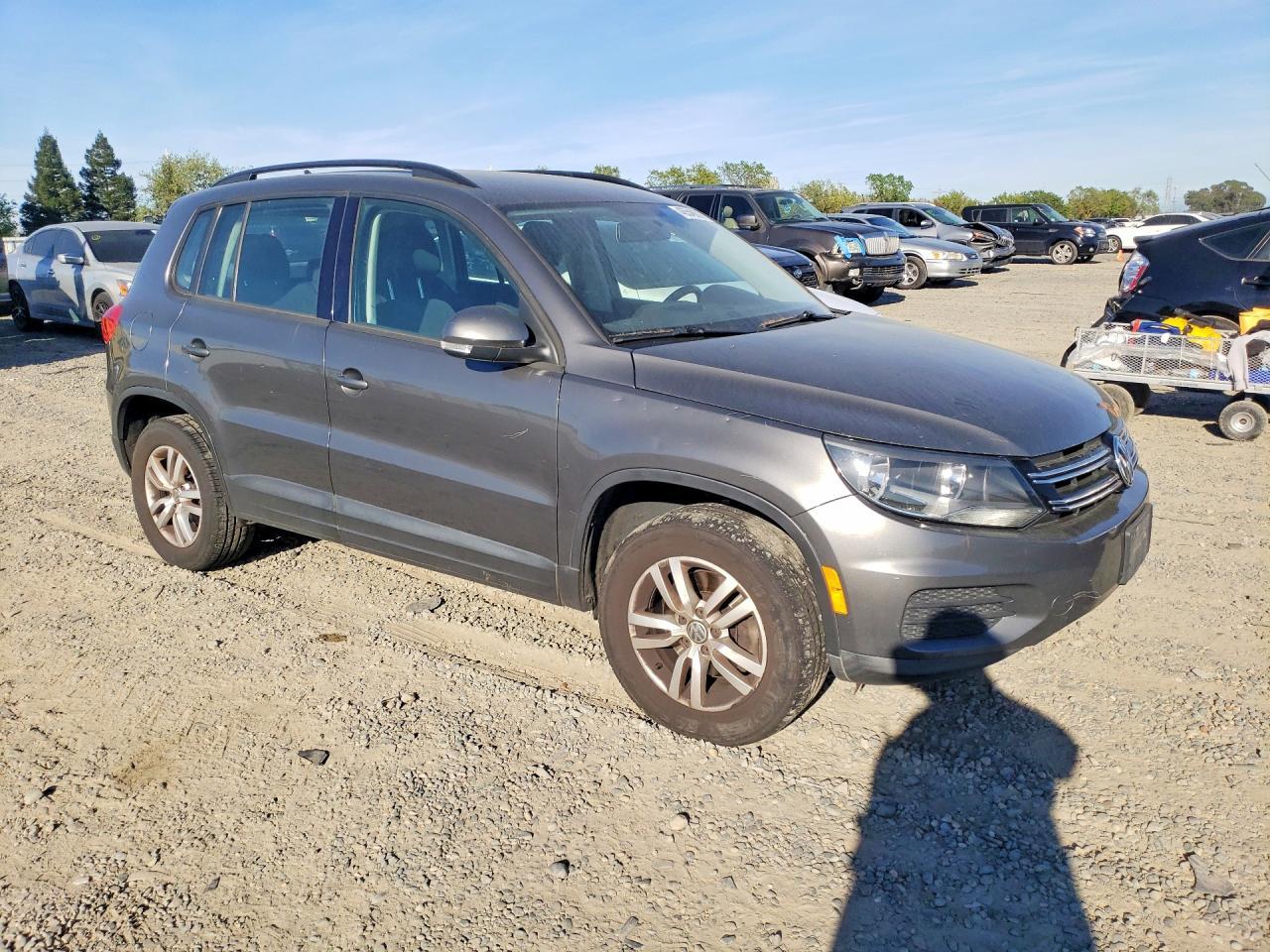 2015 Volkswagen Tiguan S - Image 4