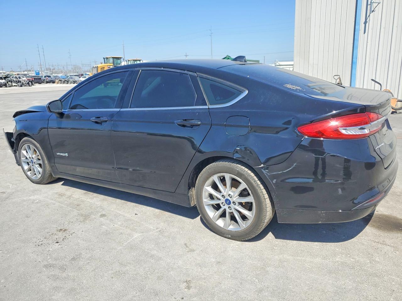2017 Ford Fusion Se Hybrid - Фото 2
