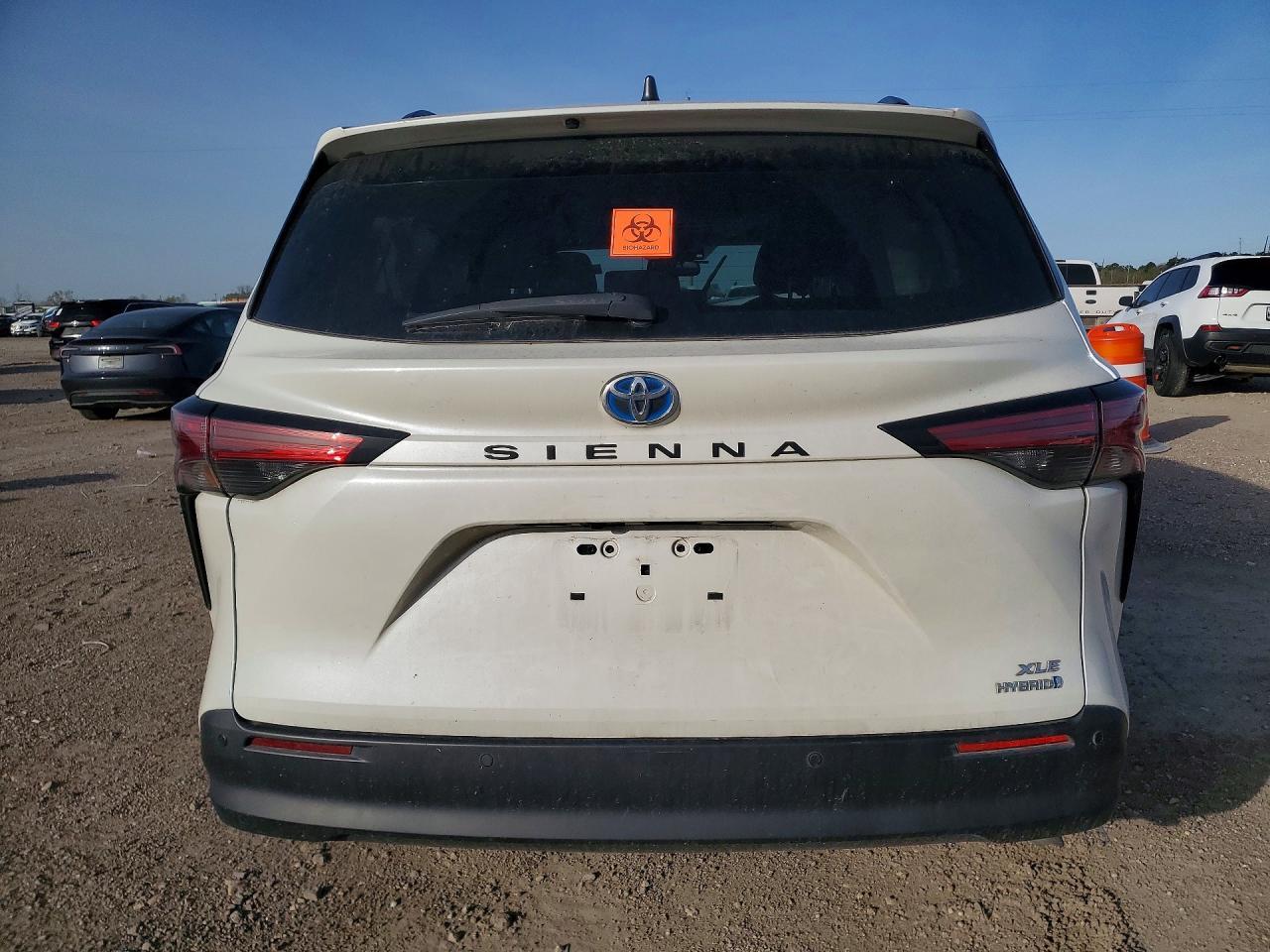 2021 Toyota Sienna Xle 8-Passenger - Image 6
