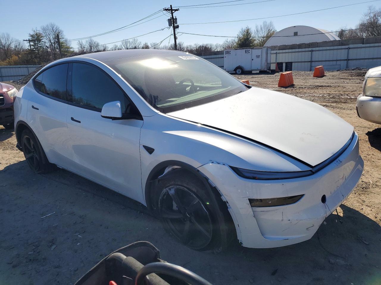 2026 Tesla Model Y - Image 4