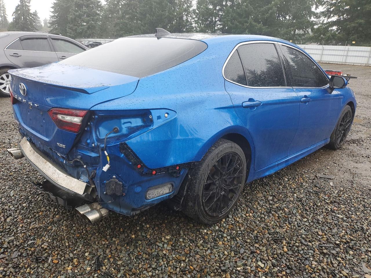 2018 Toyota Camry Xse V6 - Image 3