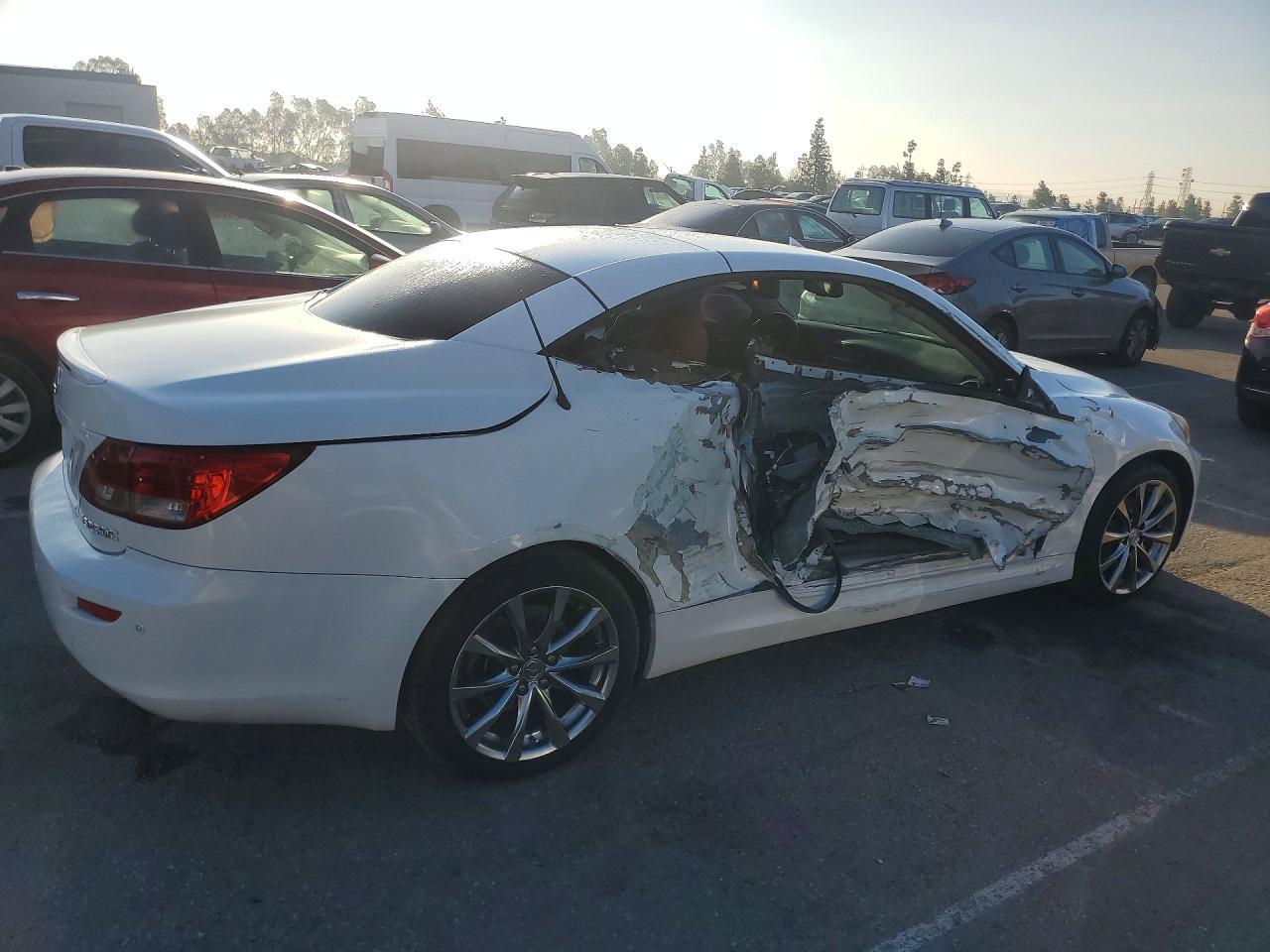 2014 Lexus Is 250C Base - Image 3