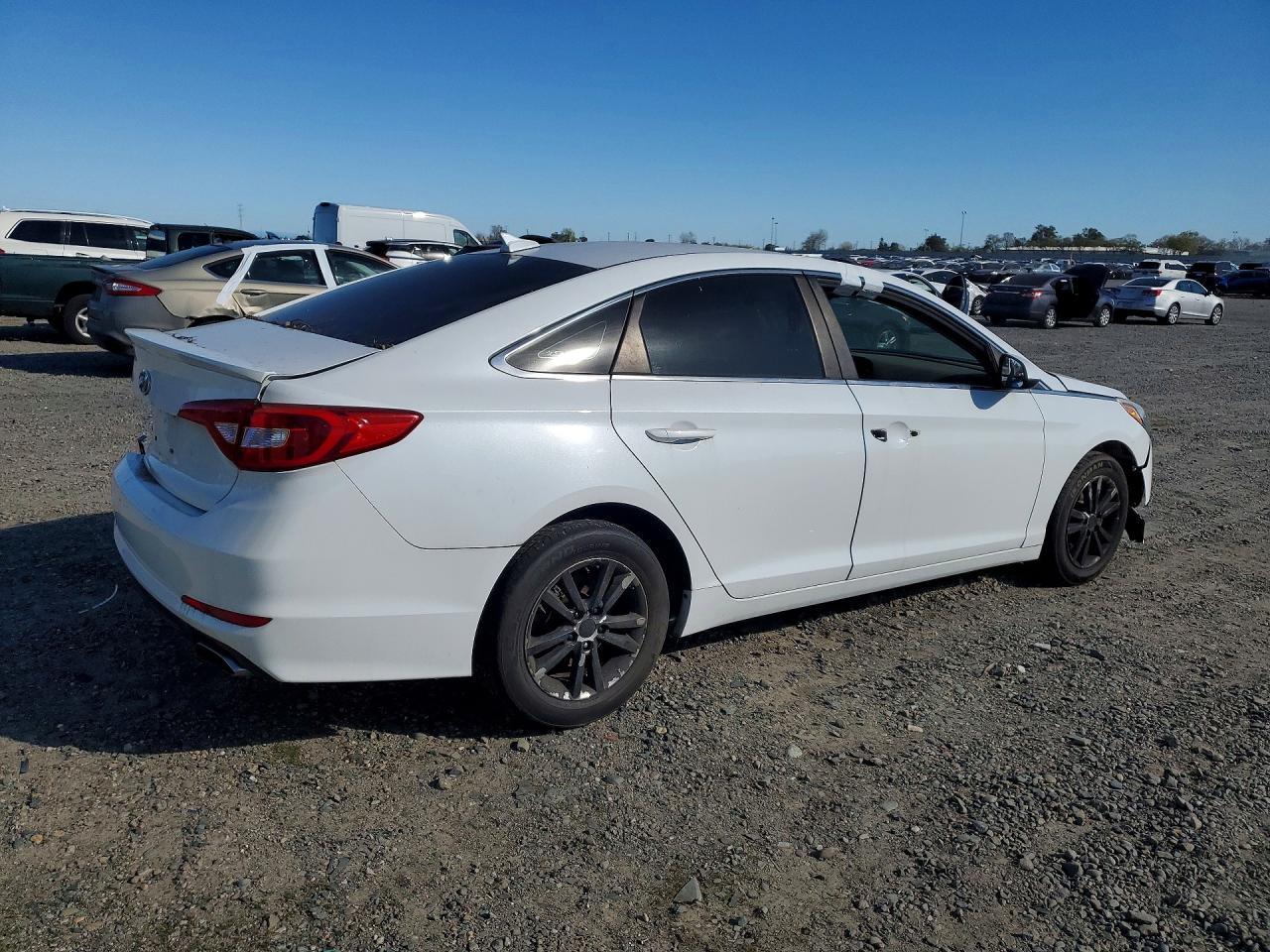 2015 Hyundai Sonata Se - Image 3