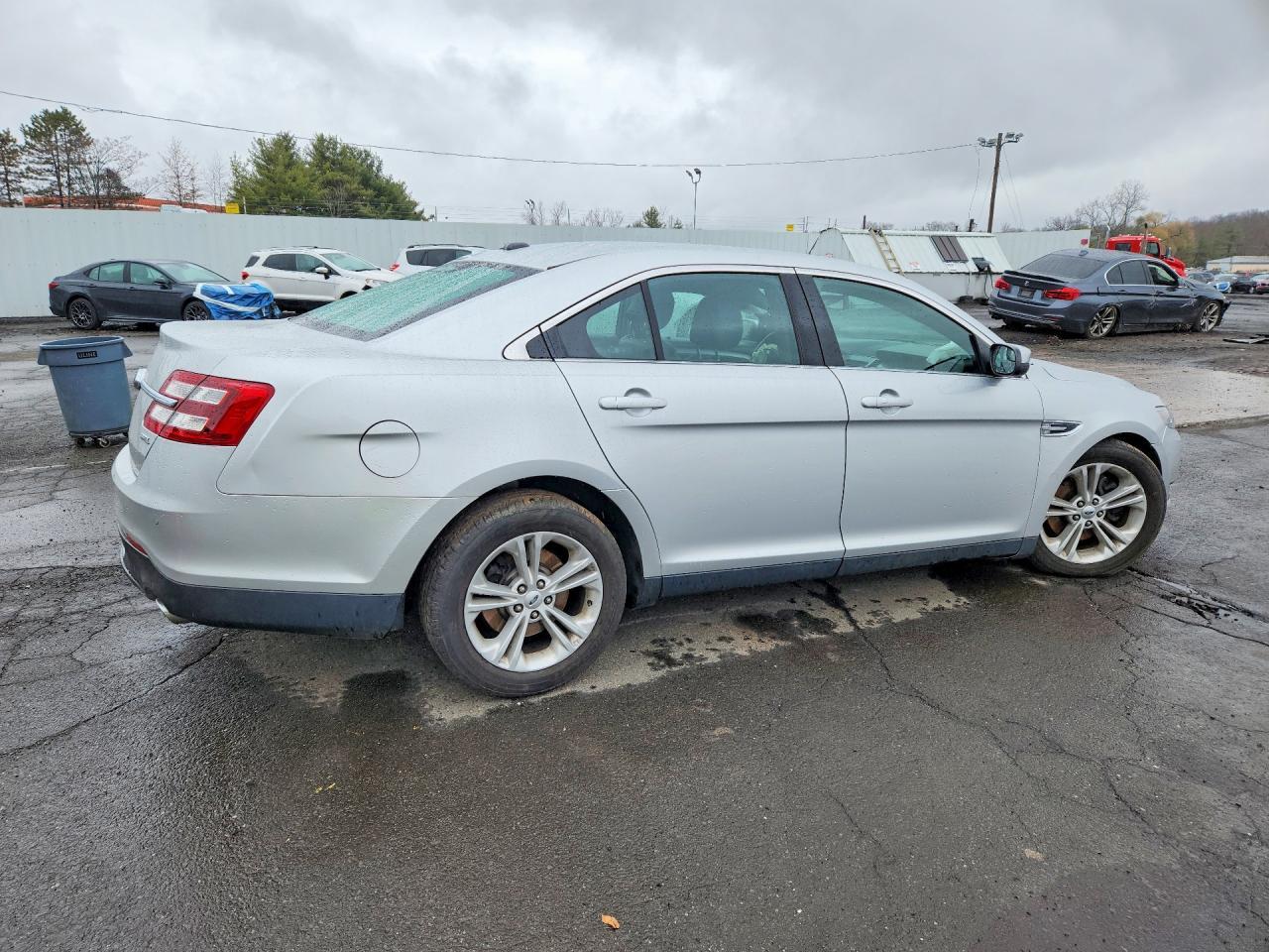 2015 Ford Taurus Sel - Фото 3