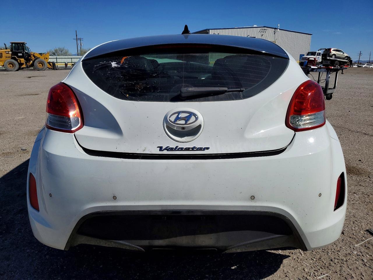 2013 Hyundai Veloster Base - Фото 6
