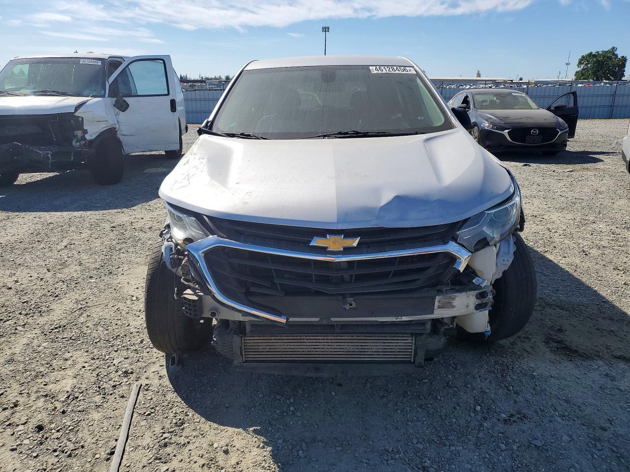 2018 Chevrolet Equinox Ls - Image 5