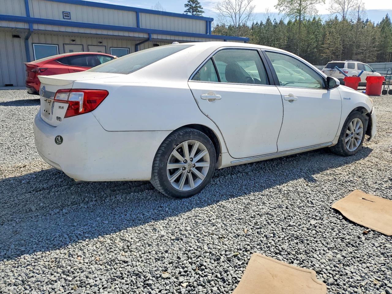 2014 Toyota Camry Hybrid Xle - Фото 3