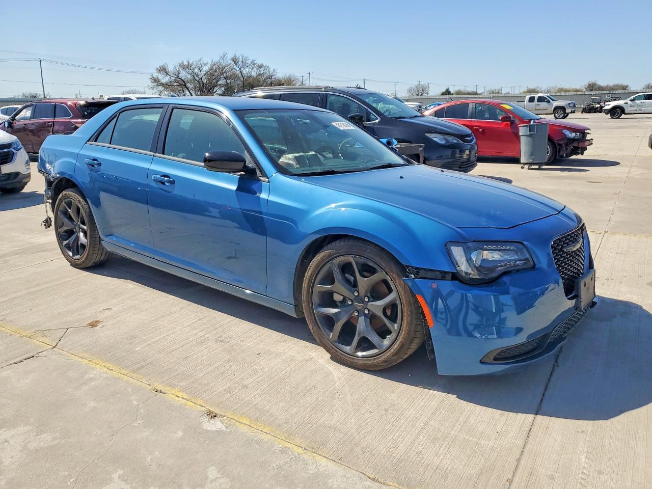 2023 Chrysler 300 - Фото 4