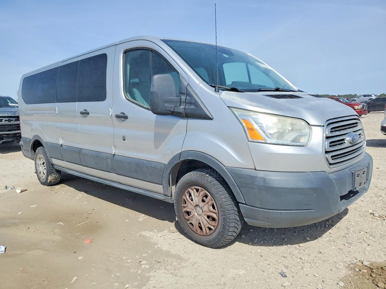2015 Ford Transit T-350 - Фото 4