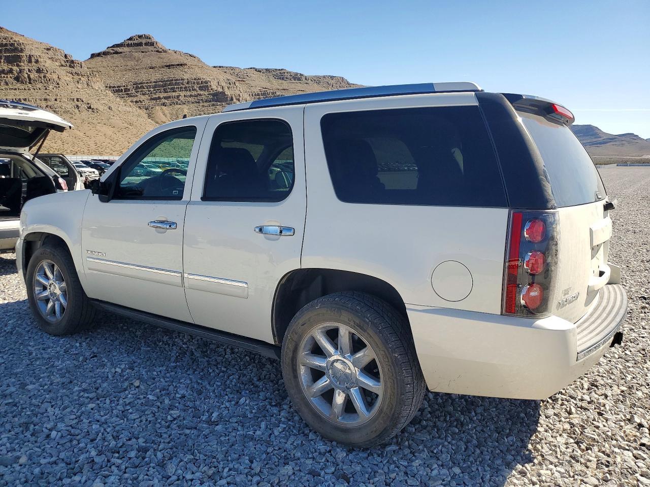 2014 GMC Yukon Denali - Фото 2