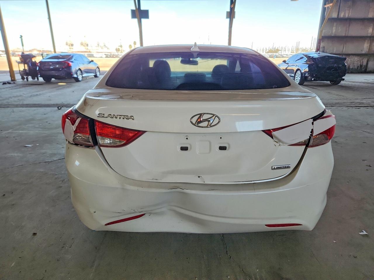 2012 Hyundai Elantra Limited - Image 6