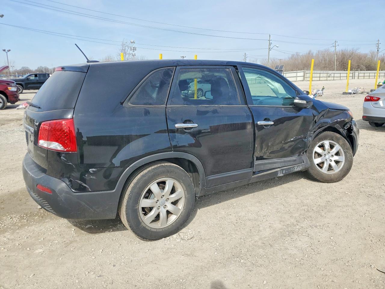 2013 Kia Sorento Lx - Image 3