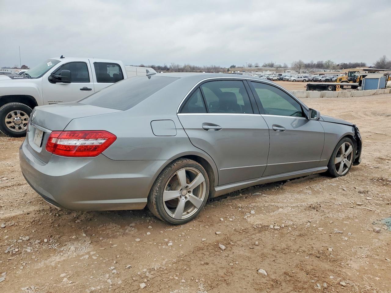 2010 Mercedes-Benz E 350 - Фото 3