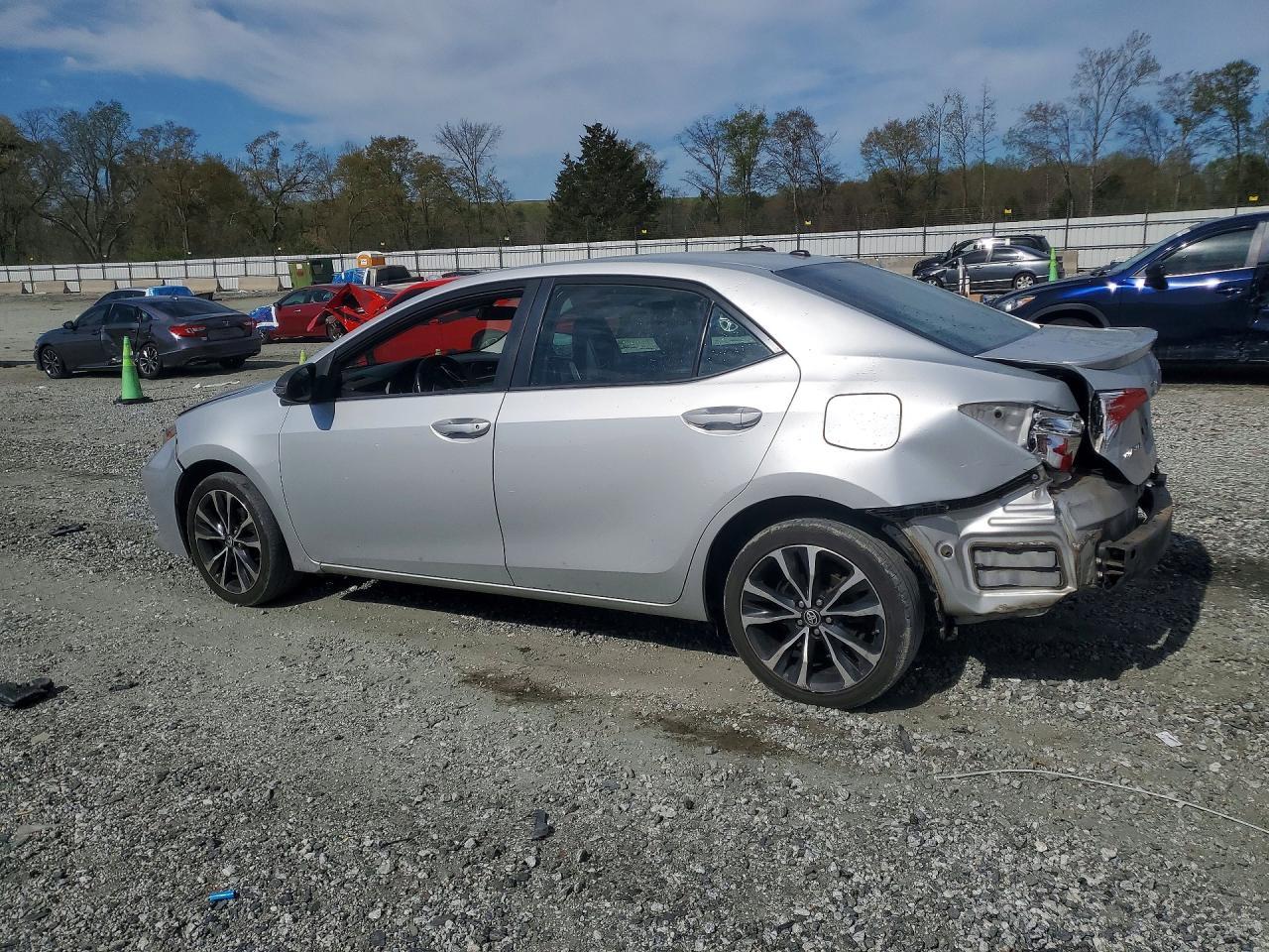 2018 Toyota Corolla Se - Фото 2