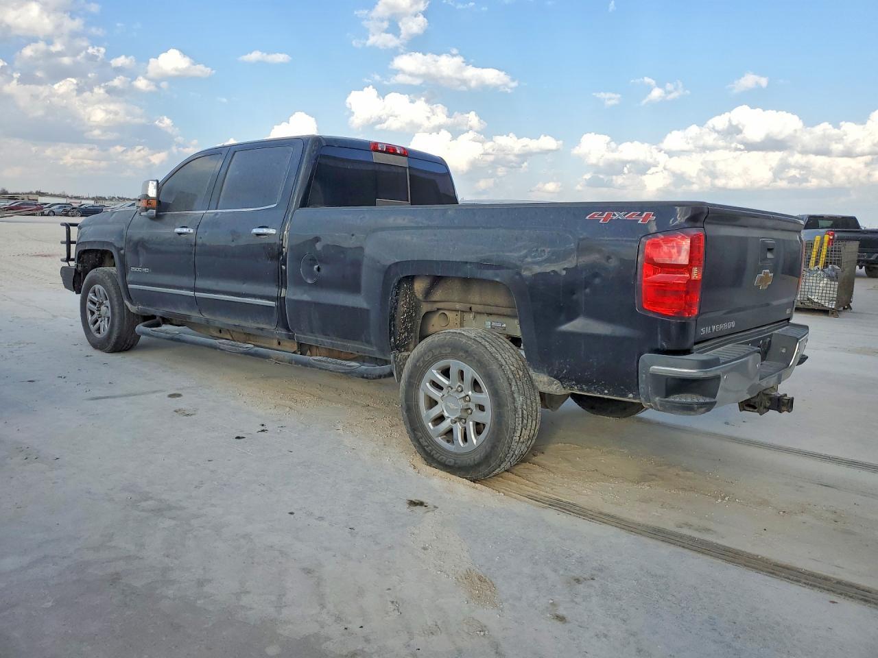 2015 Chevrolet Silverado K2500 Heavy Duty Ltz - Фото 2