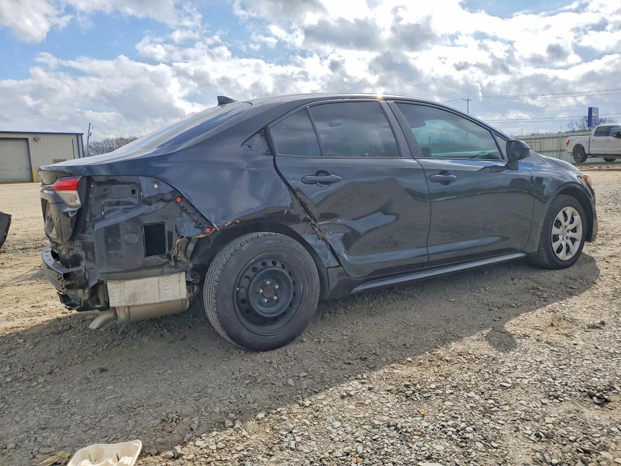 2021 Toyota Corolla Le - Image 3