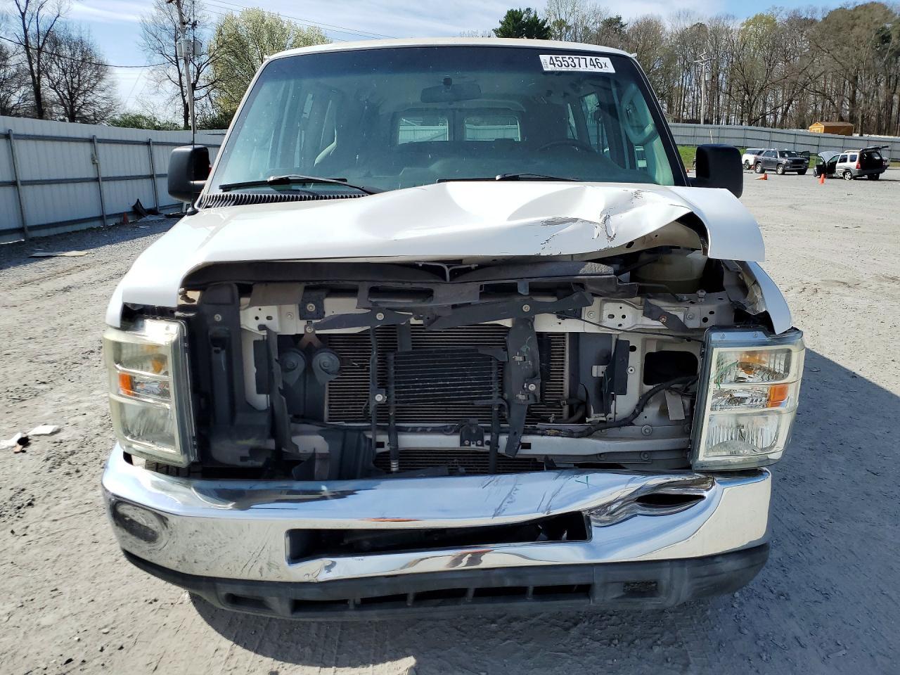 2010 Ford Econoline E350 Super Duty Wagon - Image 5