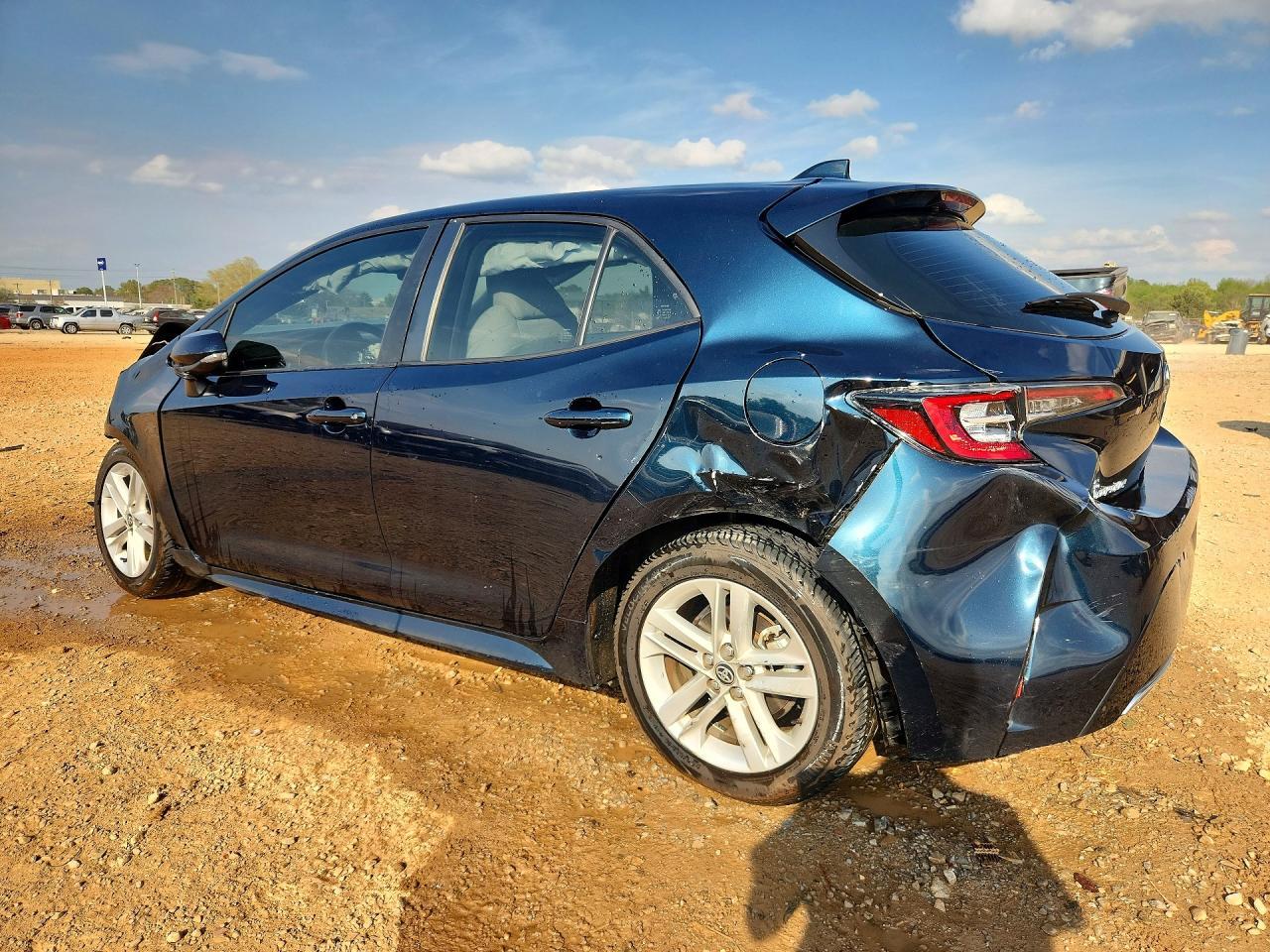2021 Toyota Corolla Hatchback Se - Фото 2