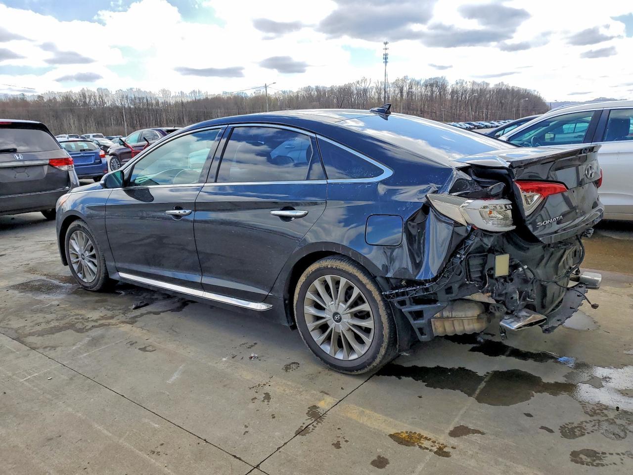 2015 Hyundai Sonata Limited - Фото 2