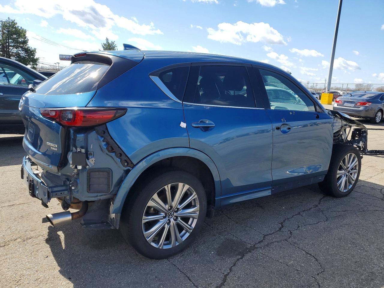 2023 Mazda Cx-5 Signature - Image 3