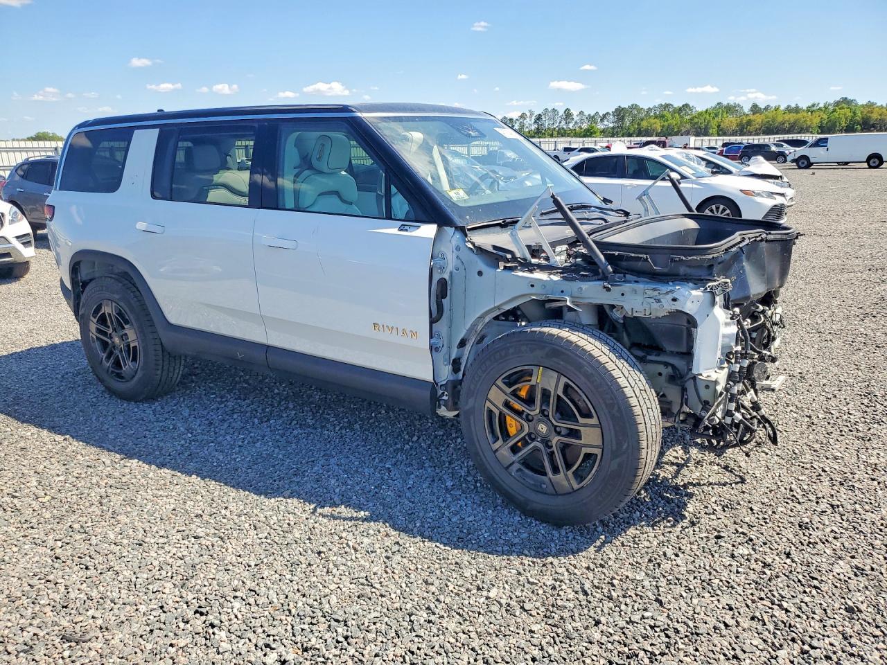 2023 Rivian R1S Adventure - Фото 4