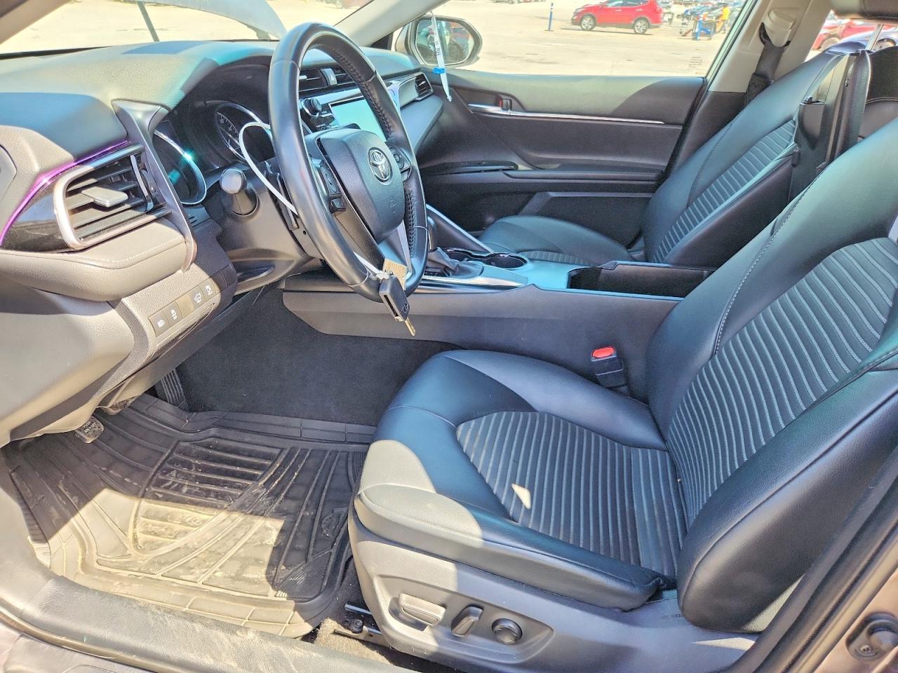 2020 Toyota Camry Se - Фото 7