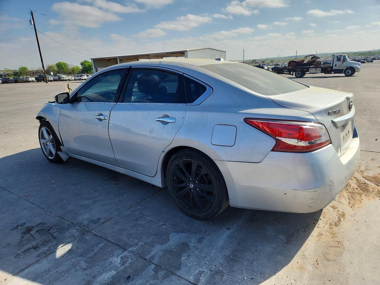 2013 Nissan Altima - Фото 2