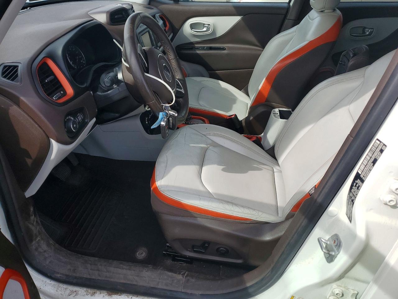 2015 Jeep Renegade Limited - Image 7