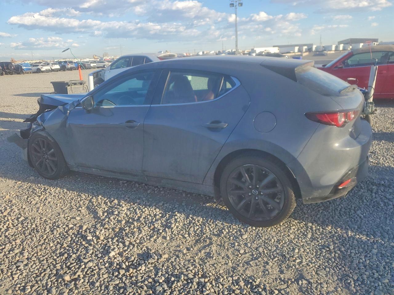 2024 Mazda 3 Preferred - Фото 2