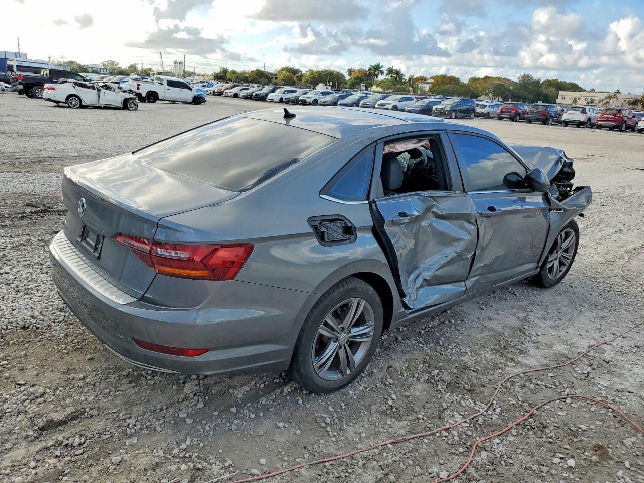 2019 Volkswagen Jetta S - Фото 3