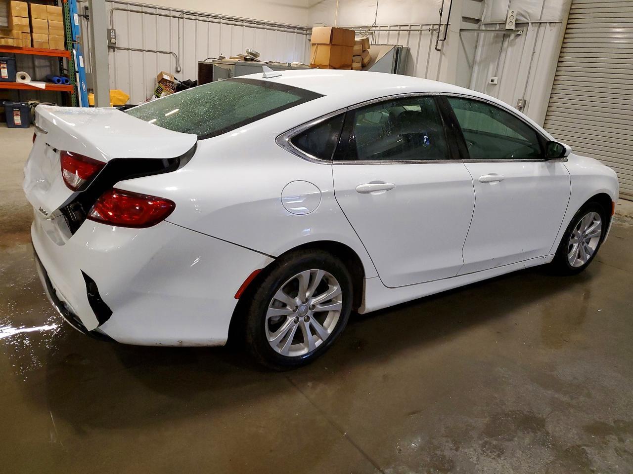 2016 Chrysler 200 Limited - Image 3