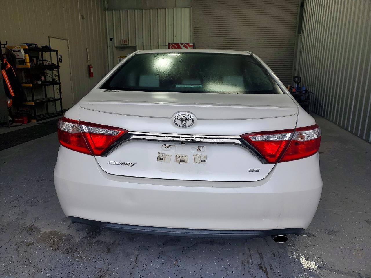 2015 Toyota Camry Le - Image 6
