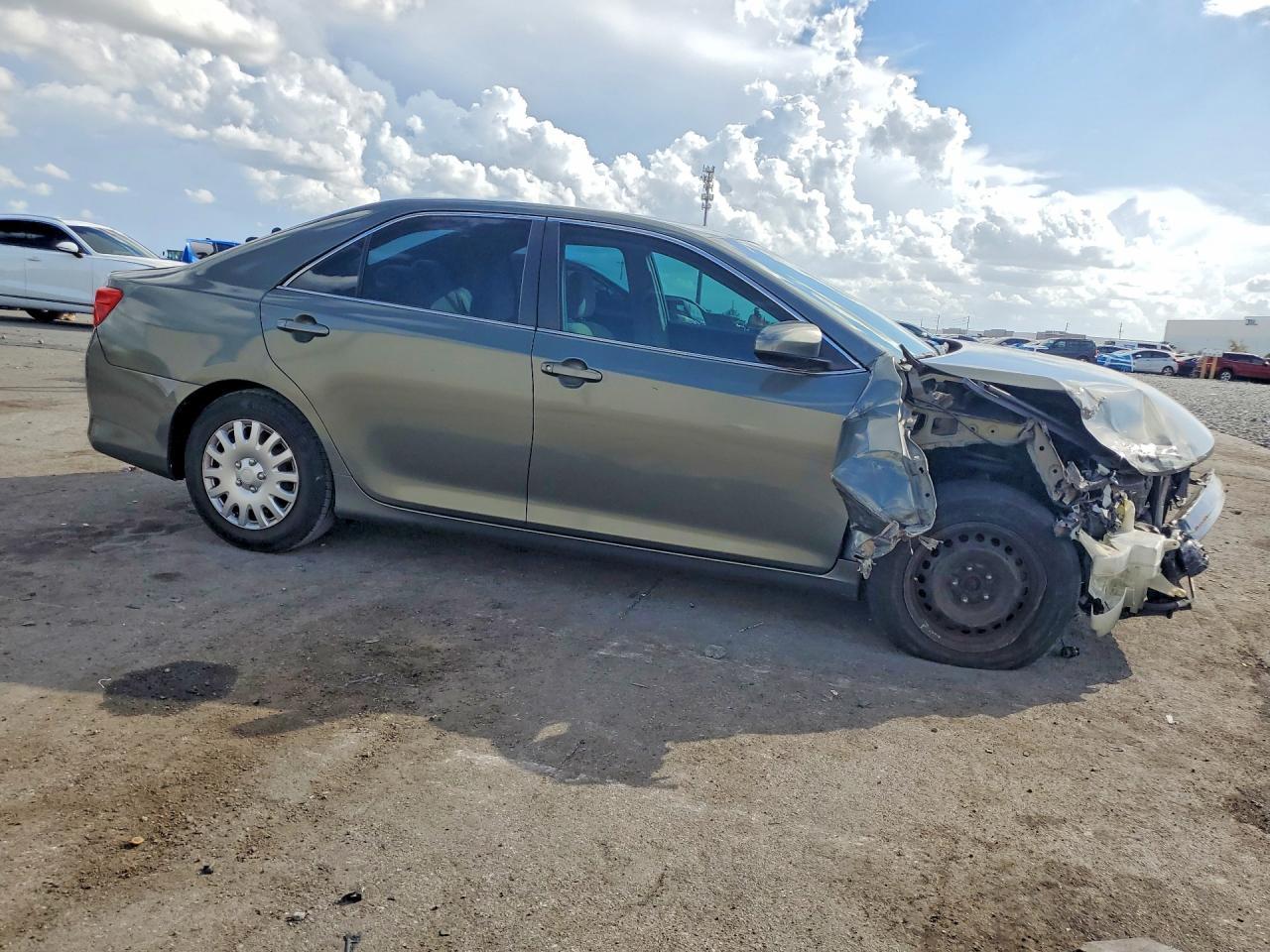 2012 Toyota Camry L - Image 4