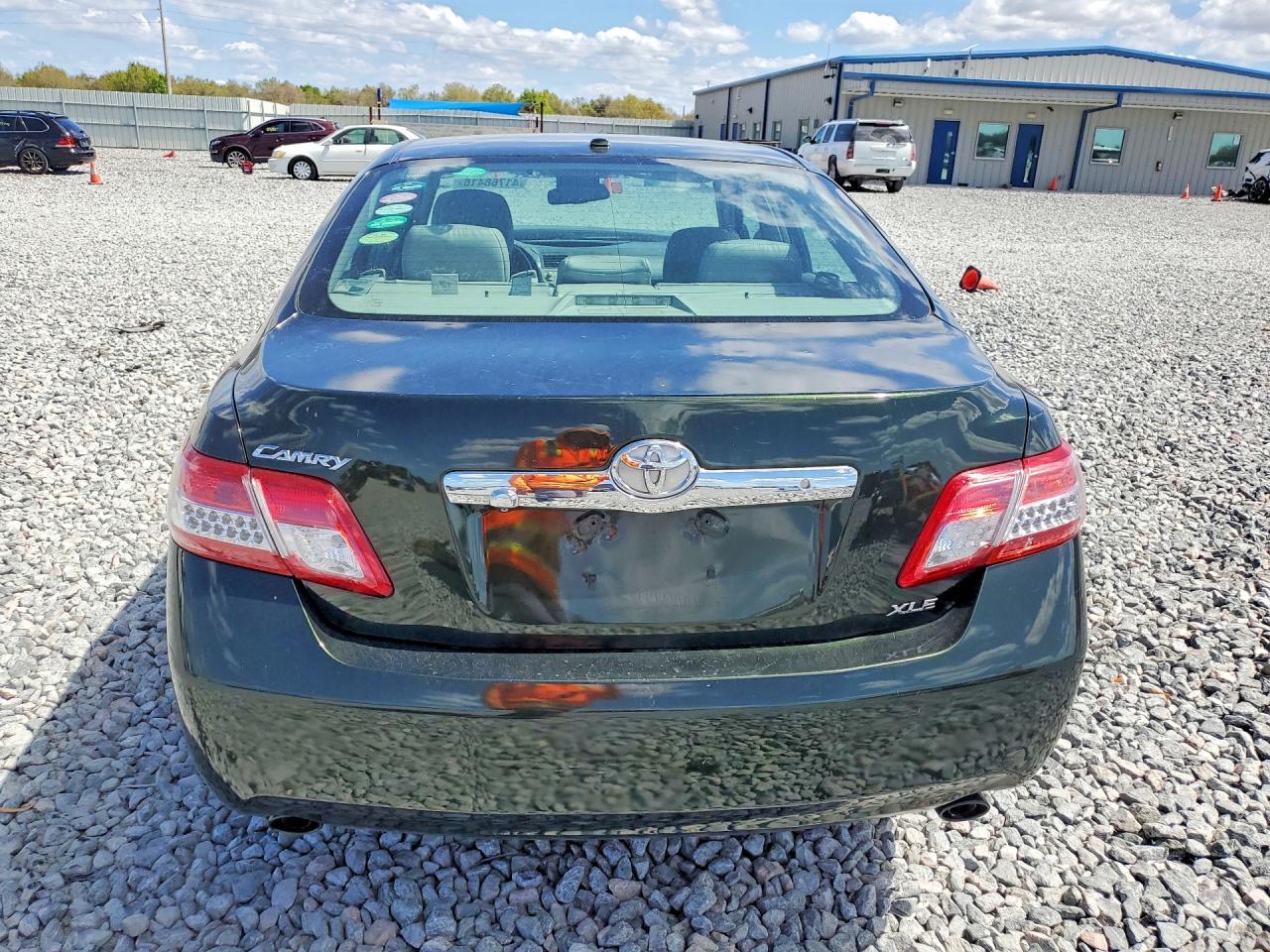 2011 Toyota Camry Xle V6 - Image 6