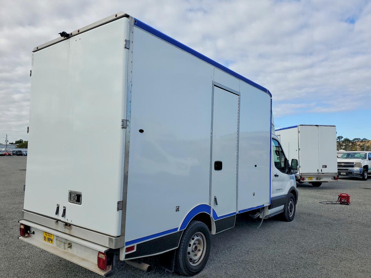 2020 Ford Transit Delivery Truck - Фото 3