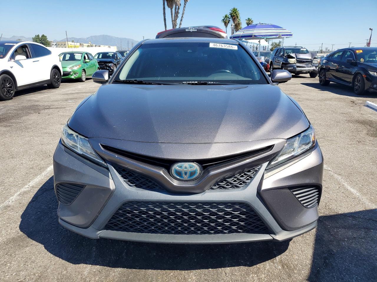 2019 Toyota Camry Hybrid Se - Фото 5