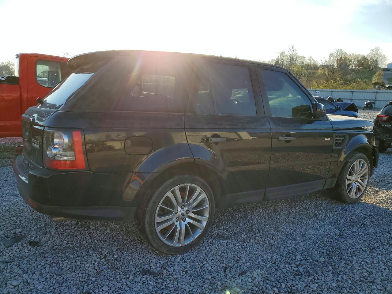 2011 Land Rover Range Rover Sport Lux - Image 3