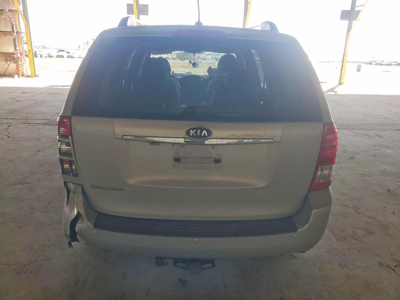 2012 Kia Sedona Lx - Image 6