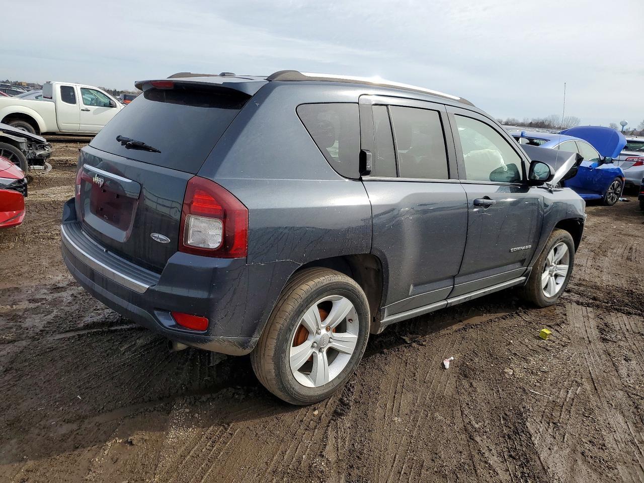 2015 Jeep Compass Latitude - Фото 3
