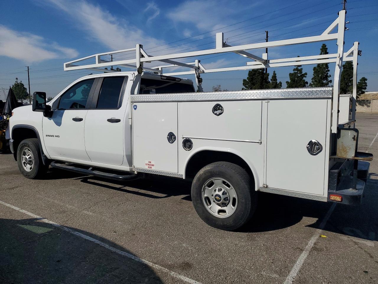 2022 Chevrolet Silverado C2500 Heavy Duty - Фото 2