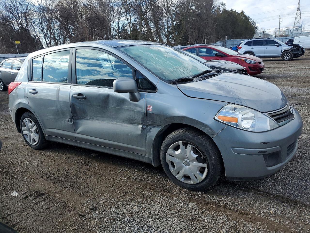 2011 Nissan Versa 1.8 S - Фото 4