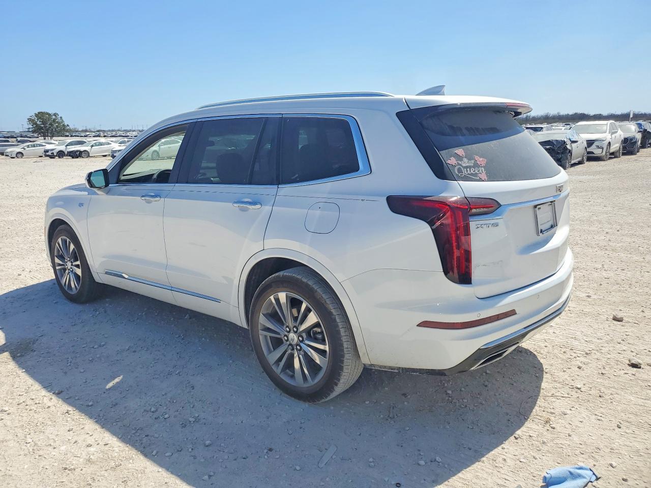 2025 Cadillac Xt6 Premium Luxury - Image 2