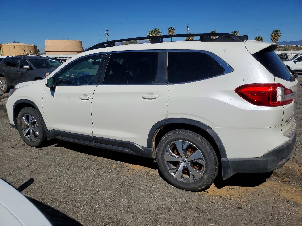 2020 Subaru Ascent Premium - Фото 2